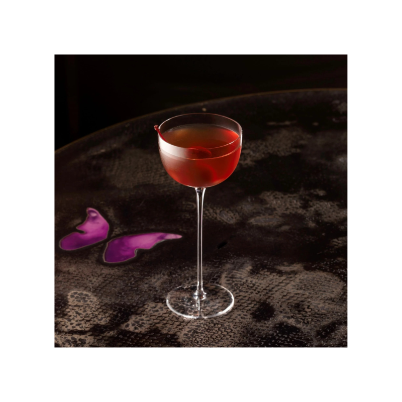 Calice leggero e raffinato, ideale per cocktail originali e d’effetto