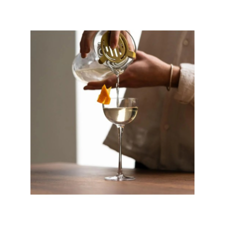 Calice leggero e raffinato, ideale per cocktail originali e d’effetto